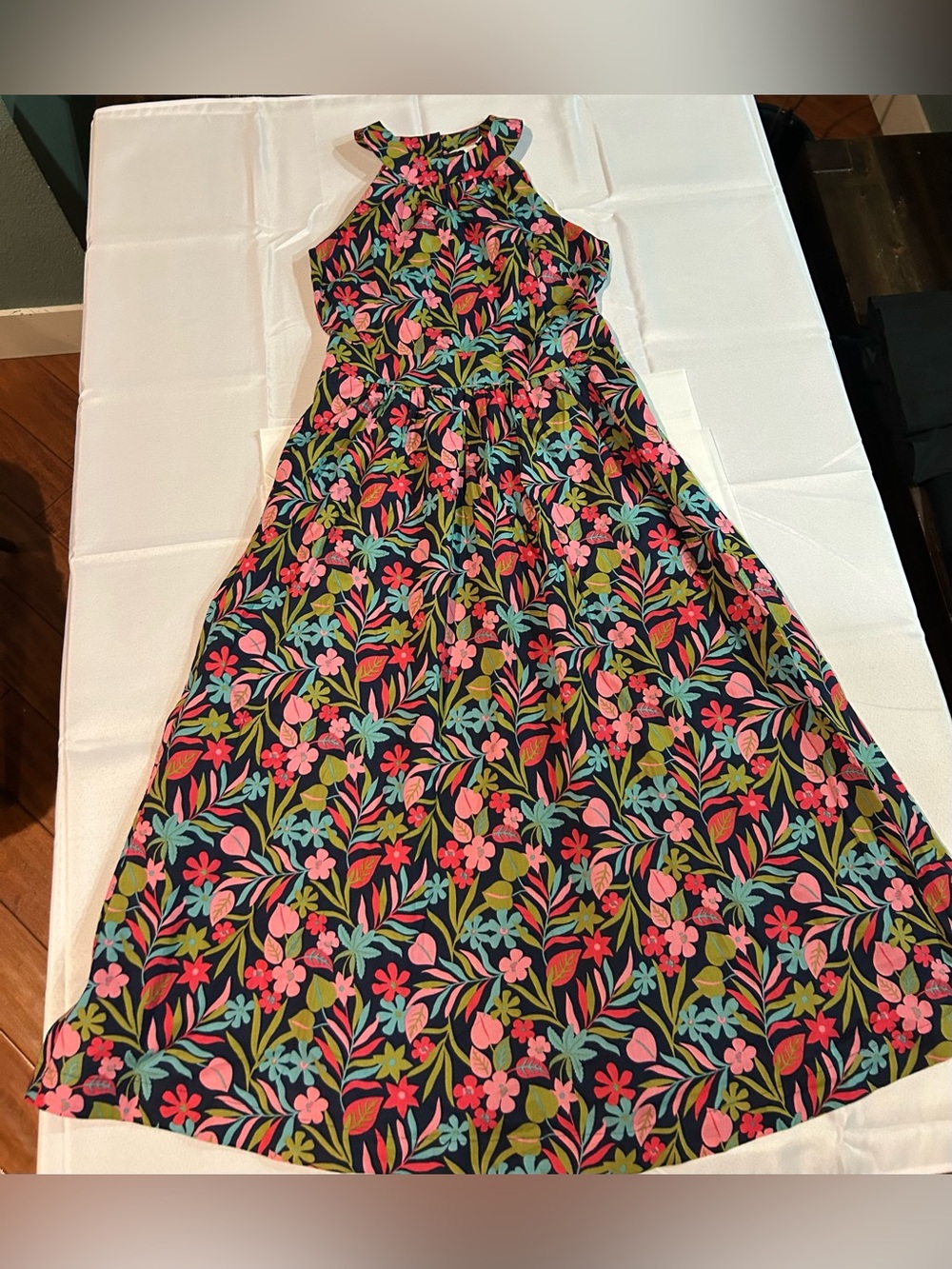 NWOT Boden Heidi Floral Halter Neck Cotton
Midi Dress In Navy tropic